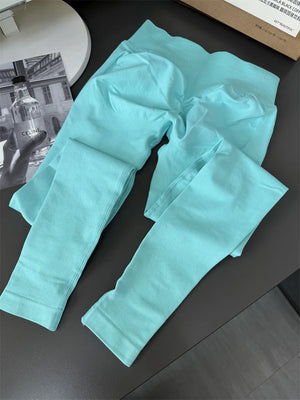 Mid-Waist Seamless Yoga Leggings with Nine-Point Butt Lift