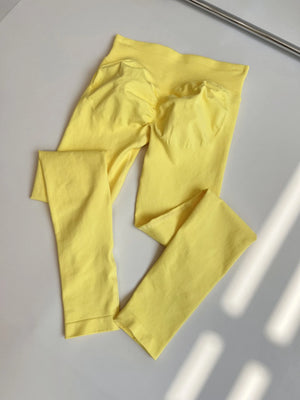 Mid-Waist Seamless Yoga Leggings with Nine-Point Butt Lift