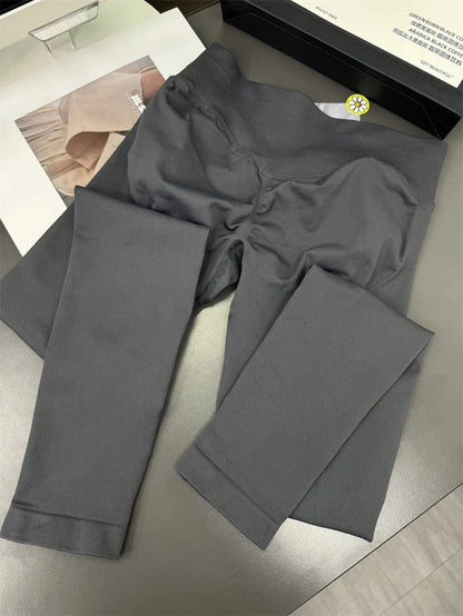 Mid-Waist Seamless Yoga Leggings with Nine-Point Butt Lift